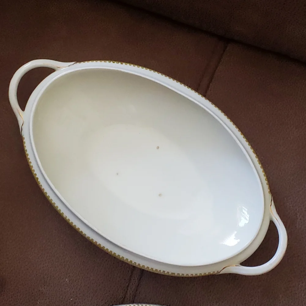 Johnson Bros. oval covered tureen white, green 1915